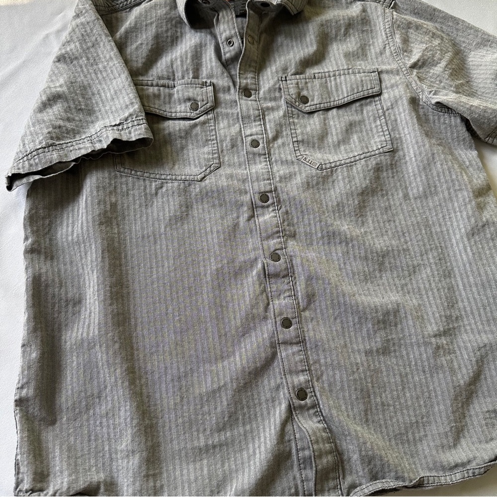 5.11 Tactical Mens Short Sleeve Shirt Medium